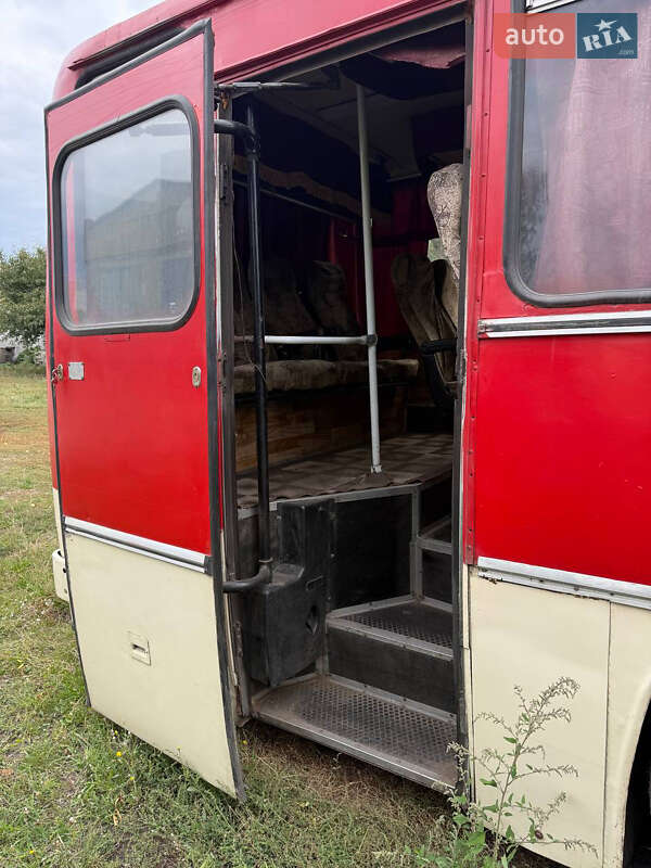 Туристический / Междугородний автобус Ikarus 250 1988 в Ромнах
