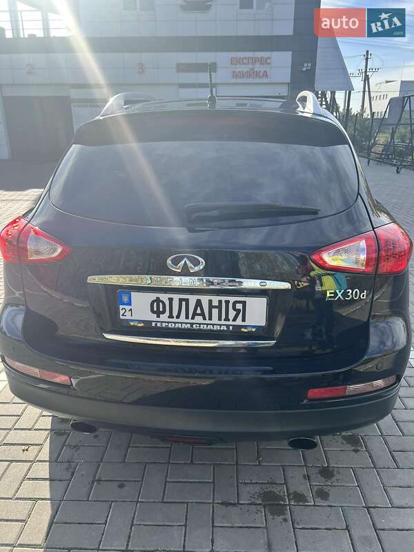 Позашляховик / Кросовер Infiniti EX 30 2011 в Києві