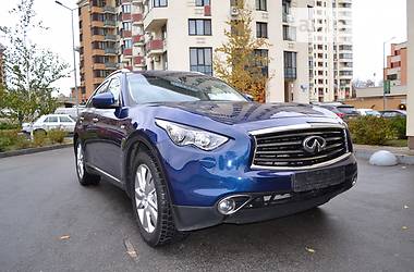 Внедорожник / Кроссовер Infiniti FX 30 2013 в Киеве