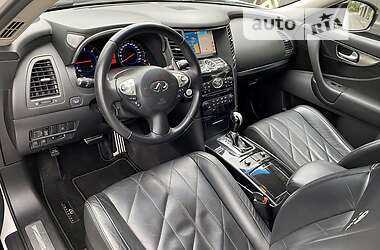 Внедорожник / Кроссовер Infiniti FX 30 2011 в 