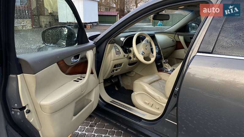 Внедорожник / Кроссовер Infiniti FX 30 2011 в Шептицькому