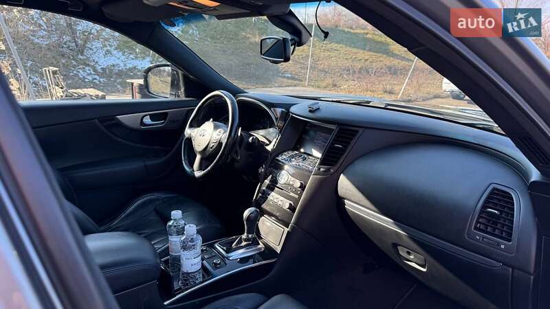 Позашляховик / Кросовер Infiniti FX 30 2011 в Южному