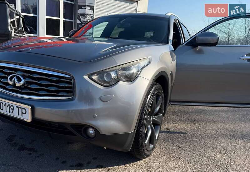 Позашляховик / Кросовер Infiniti FX 30 2011 в Южному