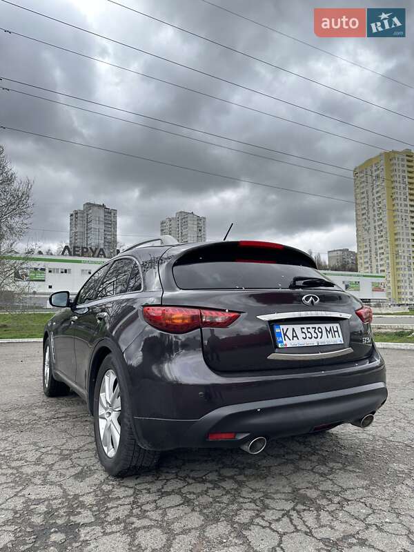 Позашляховик / Кросовер Infiniti FX 30 2013 в Києві