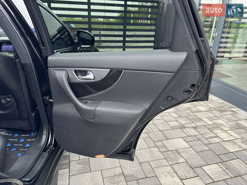Внедорожник / Кроссовер Infiniti FX 30 2011 в Ровно фото 32 Внедорожник / Кроссовер Infiniti FX 30 2011 в Ровно