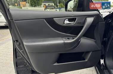Внедорожник / Кроссовер Infiniti FX 30 2012 в 