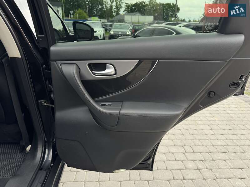 Внедорожник / Кроссовер Infiniti FX 30 2012 в Виннице