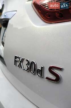 Внедорожник / Кроссовер Infiniti FX 30 2010 в 