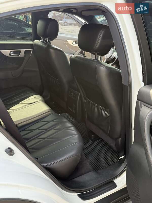 Внедорожник / Кроссовер Infiniti FX 30 2011 в Кременчуге