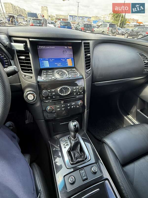 Внедорожник / Кроссовер Infiniti FX 30 2011 в Кременчуге