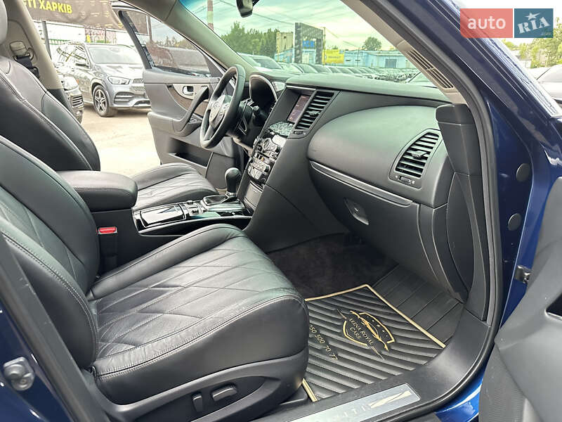 Позашляховик / Кросовер Infiniti FX 30 2012 в Харкові