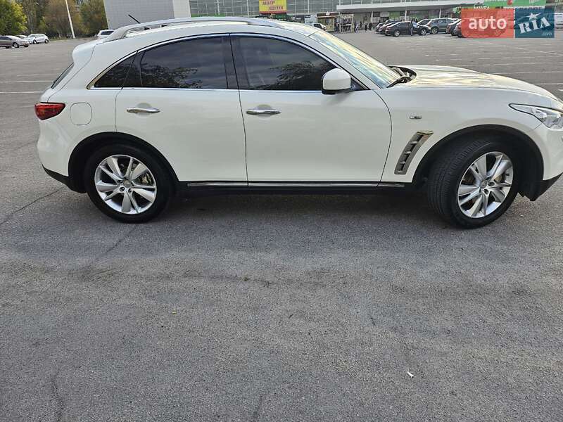 Внедорожник / Кроссовер Infiniti FX 30 2012 в Запорожье