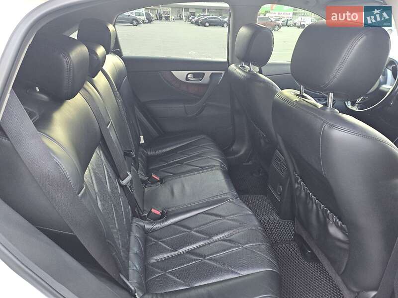 Внедорожник / Кроссовер Infiniti FX 30 2012 в Запорожье