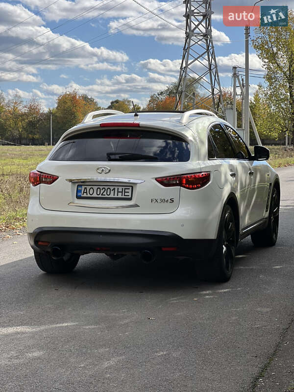 Внедорожник / Кроссовер Infiniti FX 30 2011 в Виноградове фото 6 Внедорожник / Кроссовер Infiniti FX 30 2011 в Виноградове