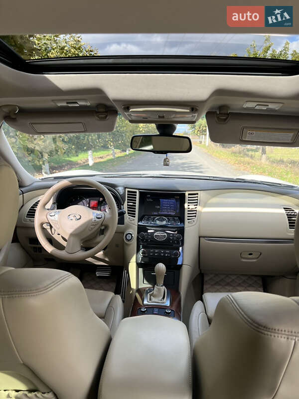Внедорожник / Кроссовер Infiniti FX 30 2011 в Виноградове фото 11 Внедорожник / Кроссовер Infiniti FX 30 2011 в Виноградове