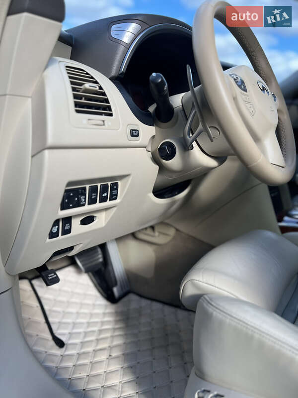 Внедорожник / Кроссовер Infiniti FX 30 2011 в Виноградове фото 19 Внедорожник / Кроссовер Infiniti FX 30 2011 в Виноградове