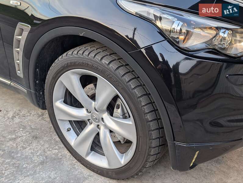 Внедорожник / Кроссовер Infiniti FX 30 2011 в Дубно