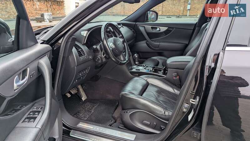 Внедорожник / Кроссовер Infiniti FX 30 2011 в Дубно