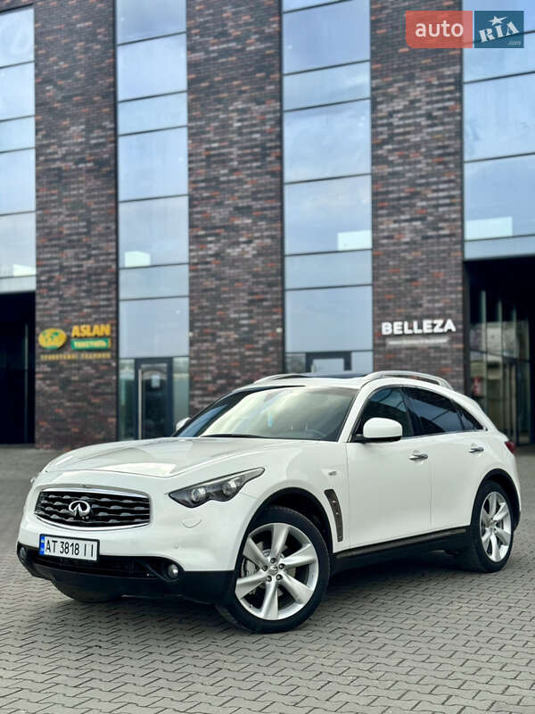 Внедорожник / Кроссовер Infiniti FX 30 2010 в Черновцах