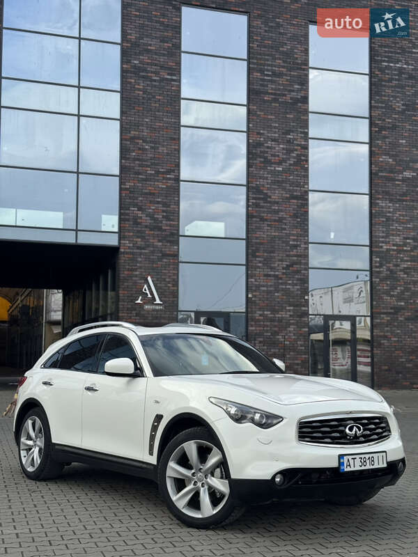 Внедорожник / Кроссовер Infiniti FX 30 2010 в Черновцах