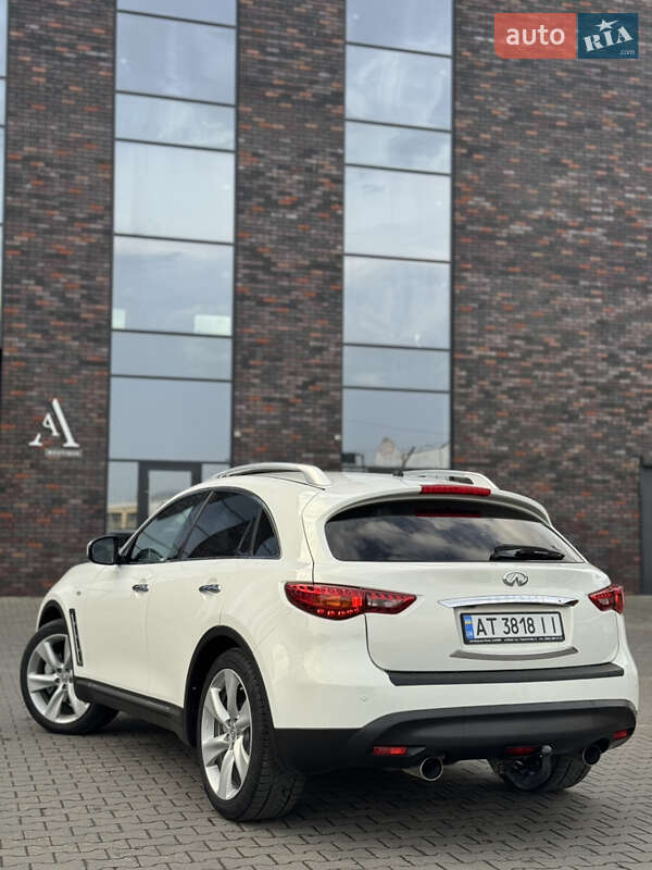 Внедорожник / Кроссовер Infiniti FX 30 2010 в Черновцах