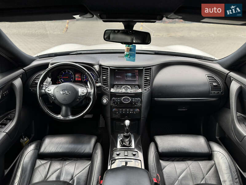 Внедорожник / Кроссовер Infiniti FX 30 2010 в Черновцах