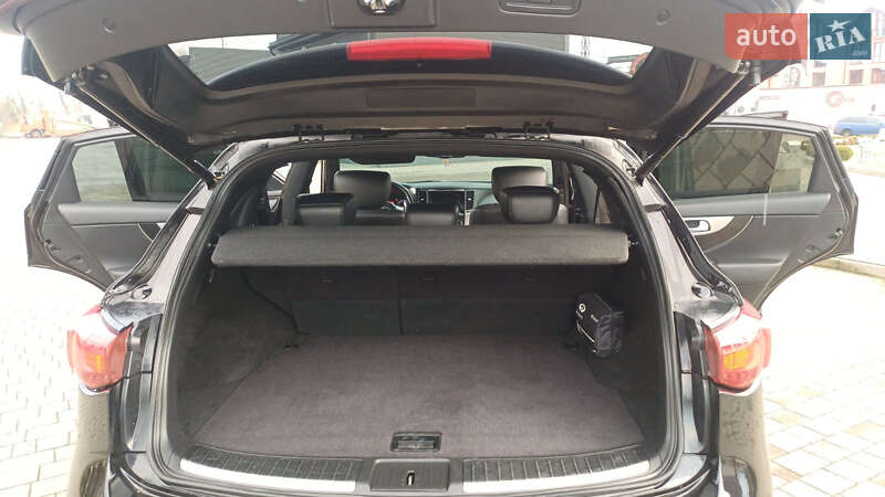 Внедорожник / Кроссовер Infiniti FX 30 2011 в Дрогобыче