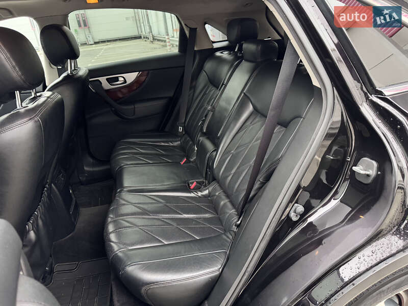 Внедорожник / Кроссовер Infiniti FX 30 2012 в Киеве фото 32 Внедорожник / Кроссовер Infiniti FX 30 2012 в Киеве