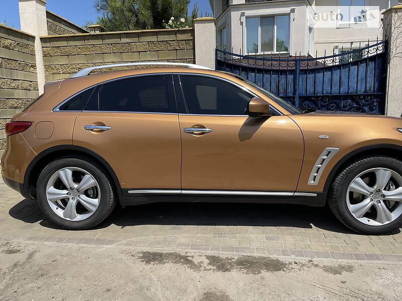 Позашляховик / Кросовер Infiniti FX 35 2008 в Петровому