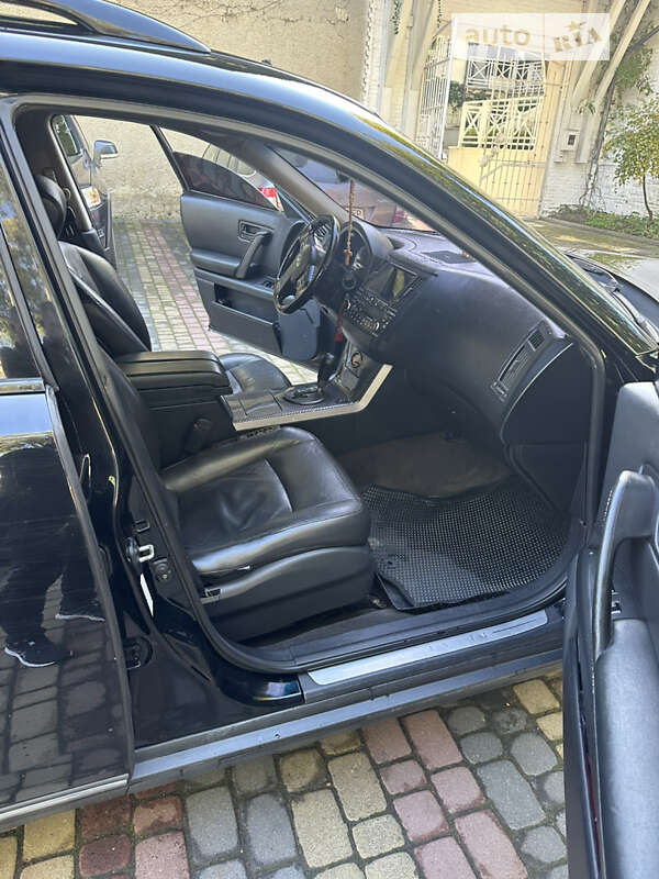 Позашляховик / Кросовер Infiniti FX 35 2004 в Чернівцях