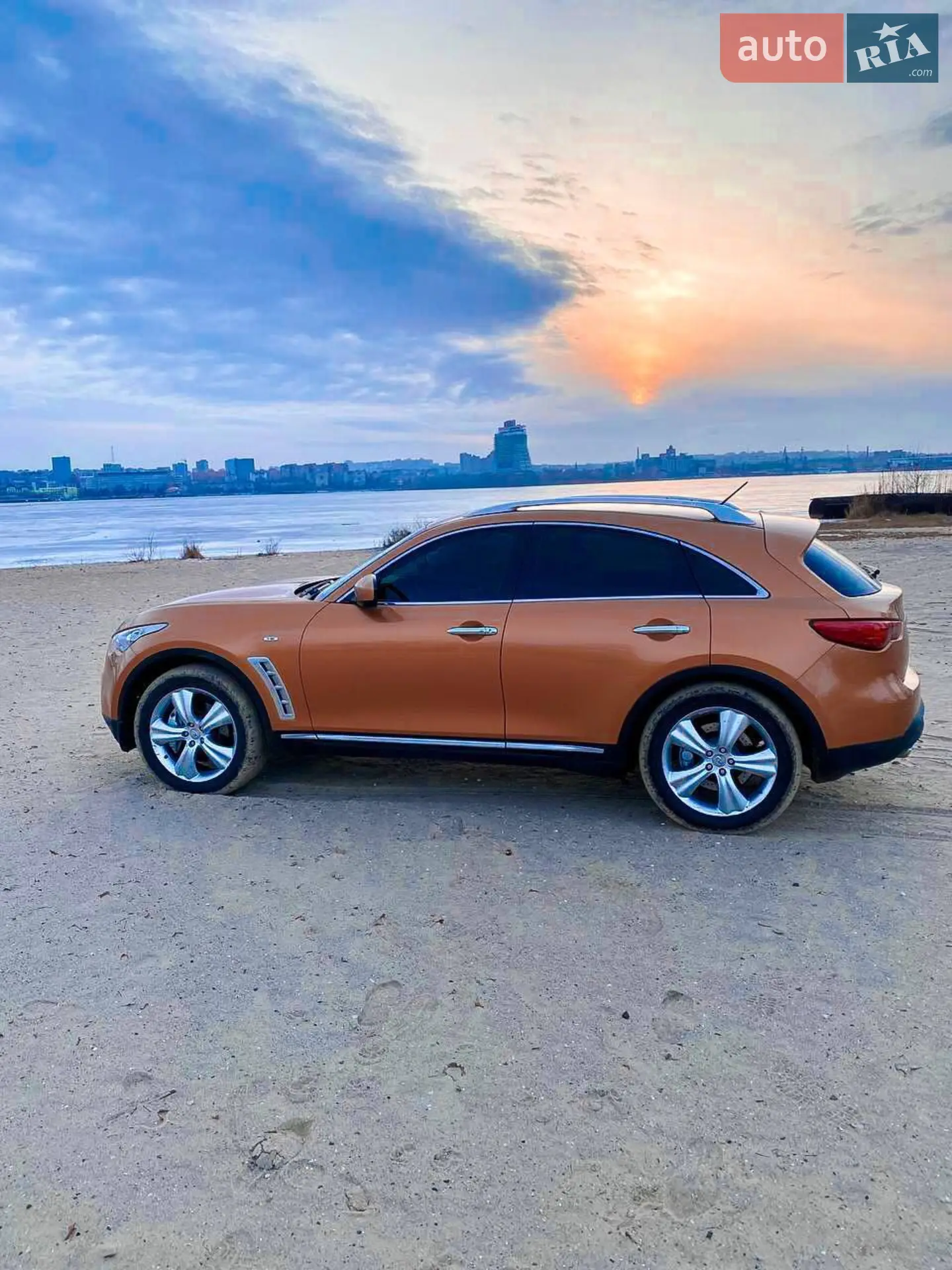2010 Infiniti FX - мініатюра 4