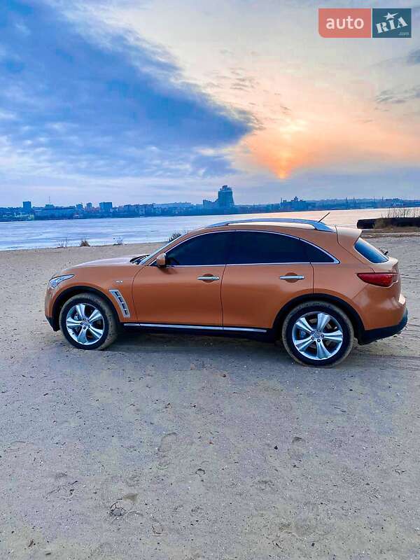 Позашляховик / Кросовер Infiniti FX 35 2010 в Дніпрі