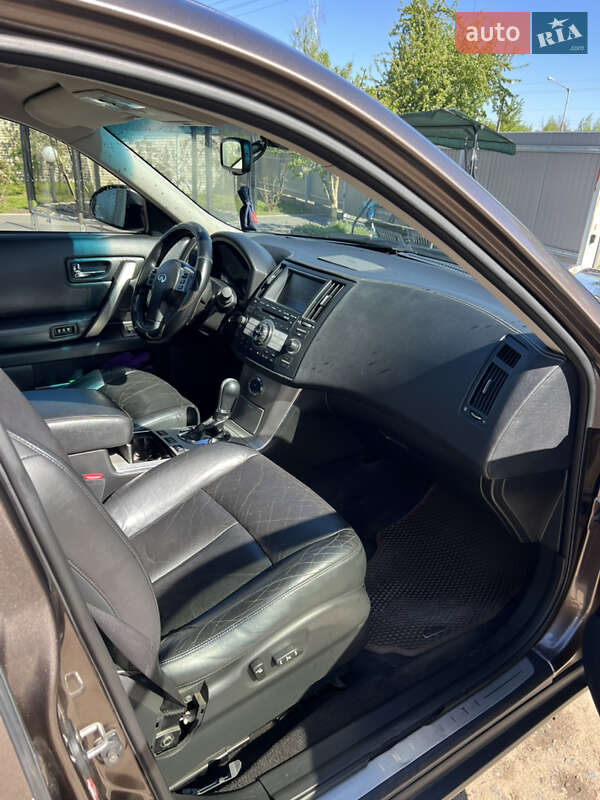 Внедорожник / Кроссовер Infiniti FX 35 2003 в Корнине