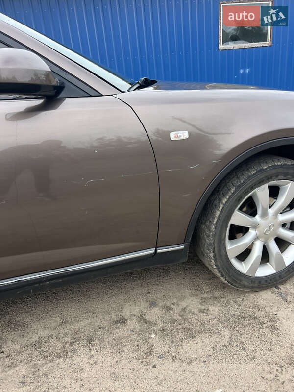 Внедорожник / Кроссовер Infiniti FX 35 2003 в Корнине