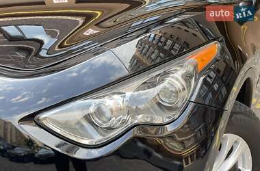 Внедорожник / Кроссовер Infiniti FX 35 2010 в 