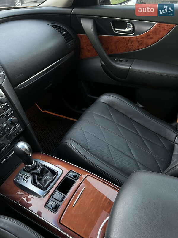 Позашляховик / Кросовер Infiniti FX 35 2008 в Києві фото 18 Позашляховик / Кросовер Infiniti FX 35 2008 в Києві
