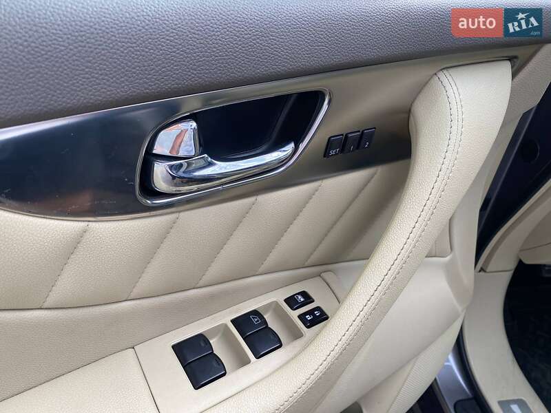 Позашляховик / Кросовер Infiniti FX 35 2009 в Львові