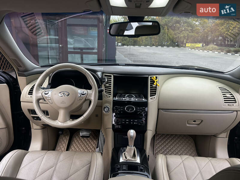 Внедорожник / Кроссовер Infiniti FX 35 2009 в Запорожье