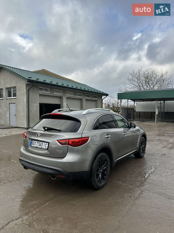 Внедорожник / Кроссовер Infiniti FX 35 2011 в Теофиполе