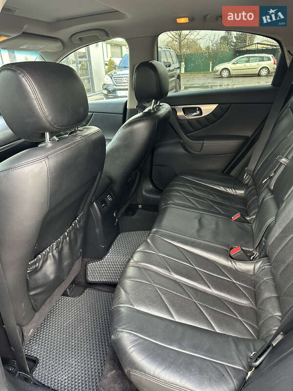 Внедорожник / Кроссовер Infiniti FX 35 2011 в Теофиполе