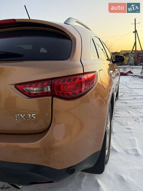 Внедорожник / Кроссовер Infiniti FX 35 2008 в Кривом Роге