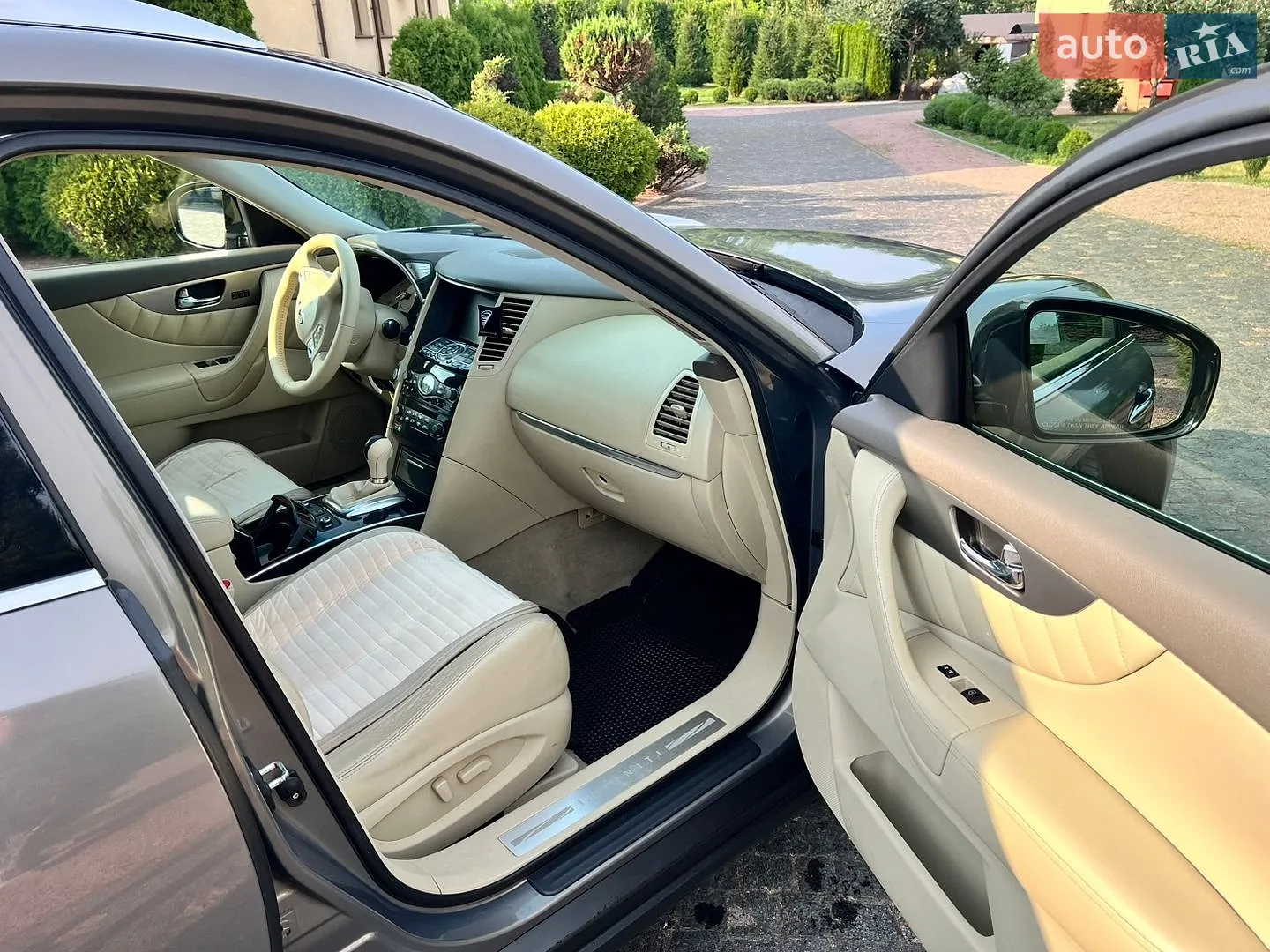 2011 Infiniti FX - мініатюра 8