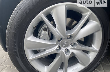 Хэтчбек Infiniti FX 37 2013 в 