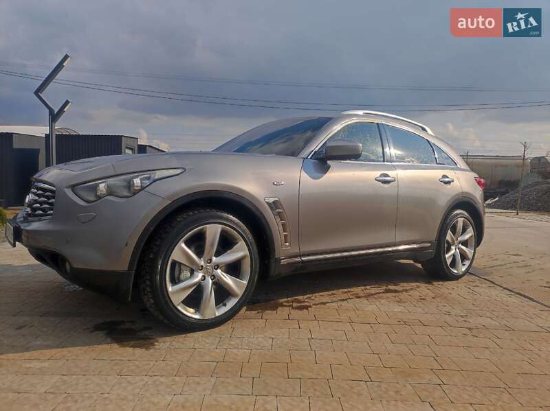 Позашляховик / Кросовер Infiniti FX 37 2010 в 