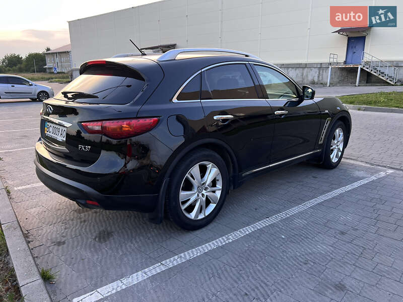 Позашляховик / Кросовер Infiniti FX 37 2012 в Львові