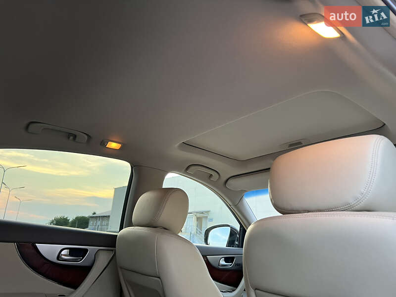 Позашляховик / Кросовер Infiniti FX 37 2012 в Львові