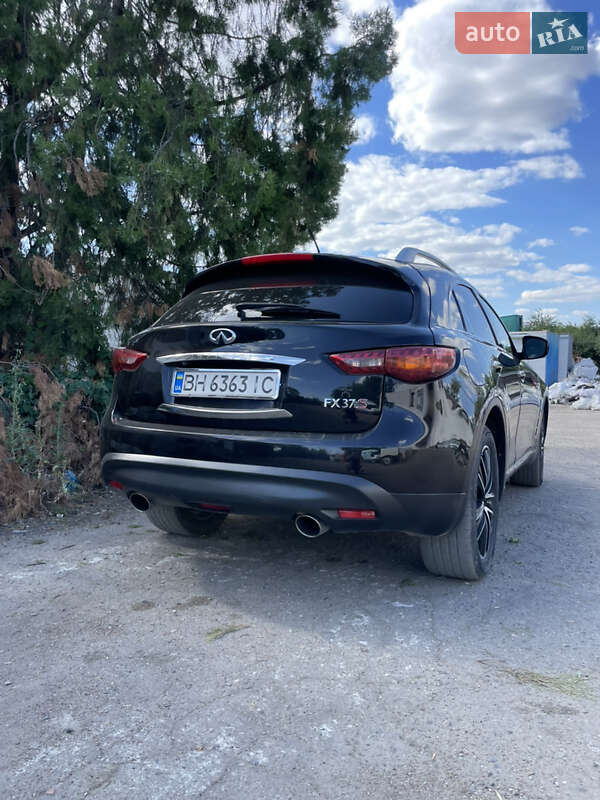 Позашляховик / Кросовер Infiniti FX 37 2012 в Ізмаїлі