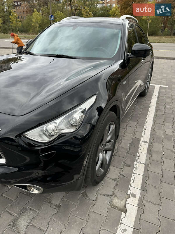 Внедорожник / Кроссовер Infiniti FX 37 2012 в Кривом Роге