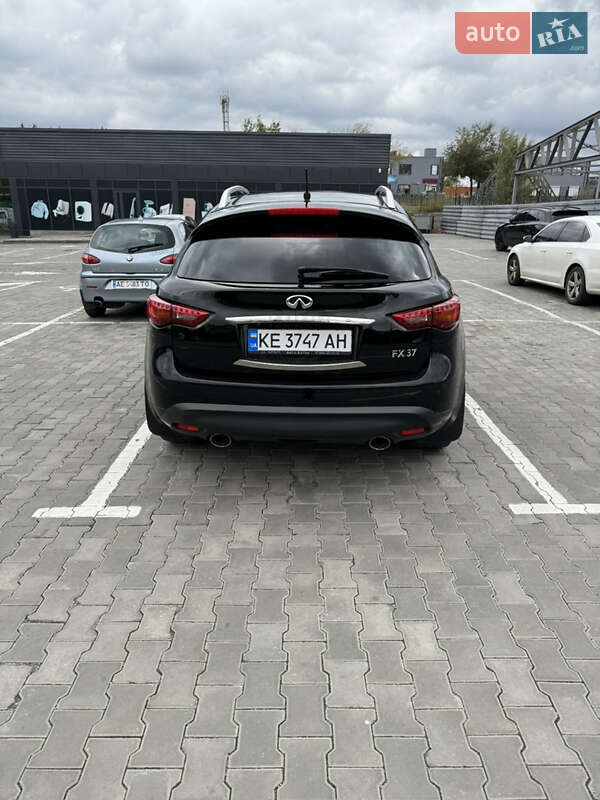 Внедорожник / Кроссовер Infiniti FX 37 2012 в Кривом Роге