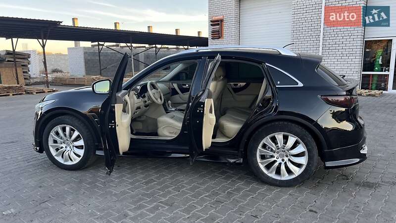 Позашляховик / Кросовер Infiniti FX 37 2010 в Павлограді